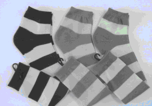 �����Ƽ�ɫ���Ȼ�ϥ����