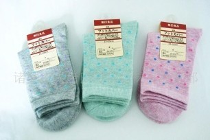 ��ɫԲ��Ů��