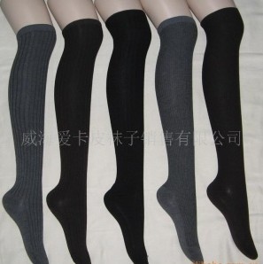 ���а볤Ů��