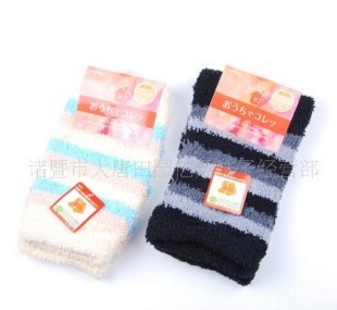 ����� ����