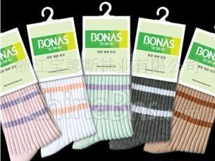 ��ɫŮ������