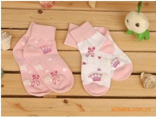 ��Ӧ������ӱʱ�нŵ׵���Ů��