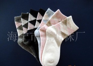 ��Ӧ�յ�����ë�ࡢ��ë���ס���ϥ������