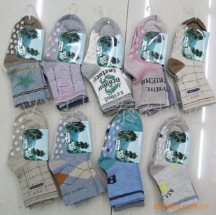 �Ứ��ɫ�컨�� ͯ��