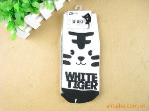 �����ٷְٺ���ԭװ����KISS�ڰ׿�ͨ���