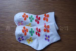 ��ɫ����ͯ��