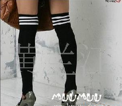 �ڰ�����ƴɫ��Ͳ��